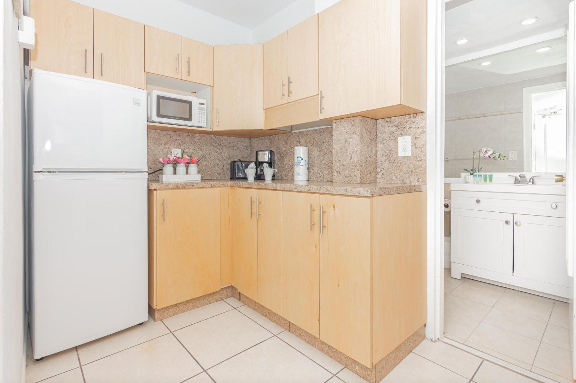 Girasole Rentals Suites マイアミビーチ エクステリア 写真