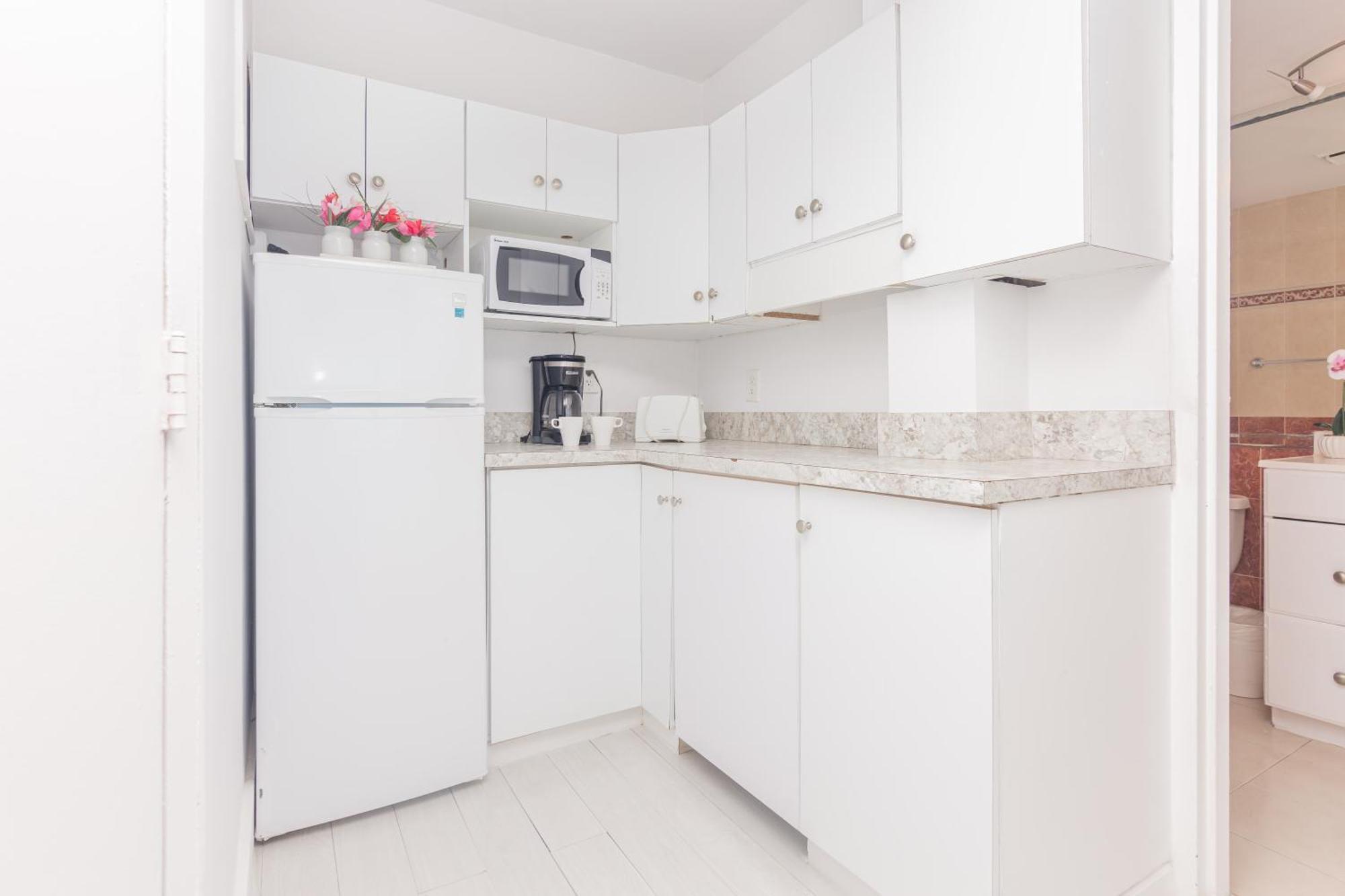 Girasole Rentals Suites マイアミビーチ エクステリア 写真